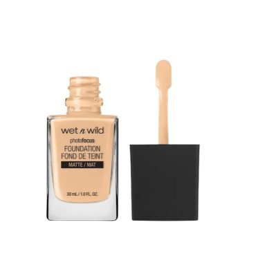 Wet n Wild Foundation Matte E365C (Soft Beige)